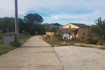 민박 Agriturismo San Tommaso