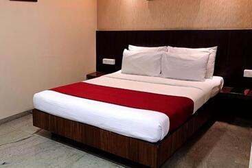 호텔 Shree Mahalaxmi Inn Couple Friendly