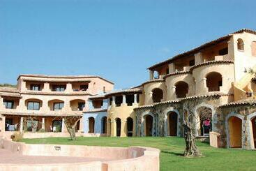 هتل آپارتمان Residence With Private Beach In Marinella