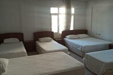 هاستل Faris Guest House