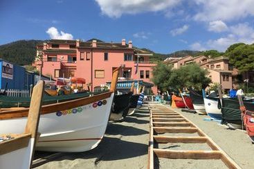 هتل Affittacamere Lo Scoglio