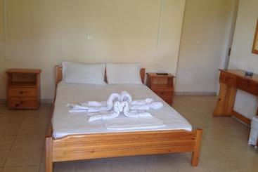 هتل Aristi Studio Apartments