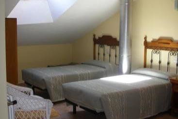 فندق Hostal Pineda