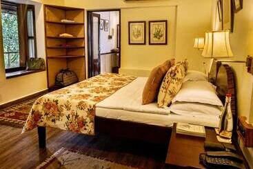 בית מלון כפרי Jim S Jungle Retreat