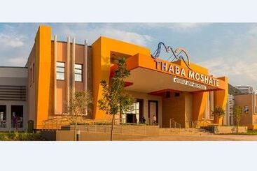 Отель Peermont Metcourt At Thaba Moshate