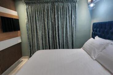 تختخواب و صبحانه Josmot Guest House