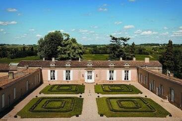 مبيت وإفطار Château Fombrauge   Bernard Magrez Luxury Wine Experience