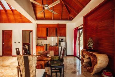 هتل Thai Island Dream Estate