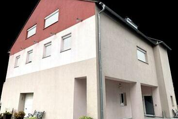 ユースホステル Gästehaus Leimer Bräu