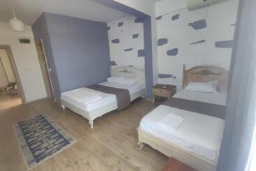 Renos Otel Lounge