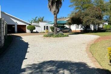 بنسيون Ka Tembe Self Catering Lodge