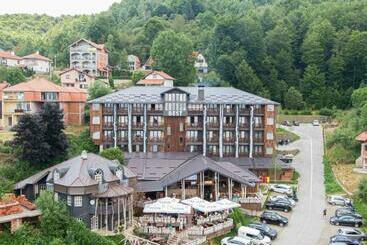 تختخواب و صبحانه Vlasinsko Jezero Vila Best