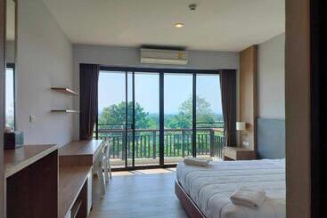 فندق ศูนย์อบรม Greatland Glamping Khao Yai Resort