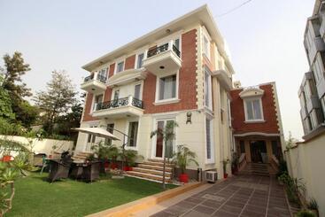 Collection O 8704 Hotel Sakshi