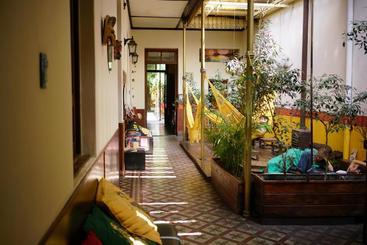 هتل Hostal Prisamata