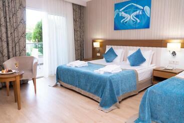 استراحتگاه Adalya Ocean Deluxe