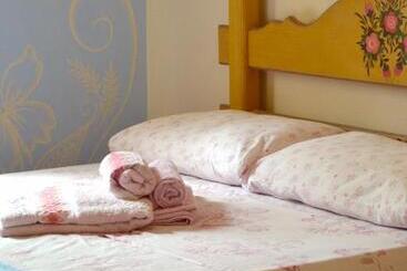 تختخواب و صبحانه Hostel Tiradentes