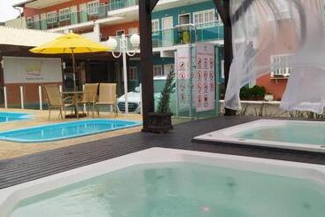 هتل Pousada Quinta Da Baleeira Mais Parque Terra Atlântica