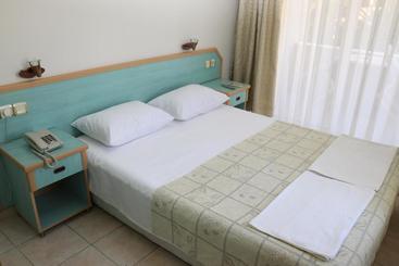 تختخواب و صبحانه Delfin Otel