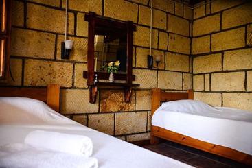 هتل Borabora Apart