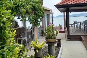 تختخواب و صبحانه Ocean 11 Residence