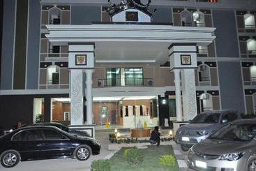 هتل Queen Palace