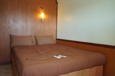 هتل The River Guest House