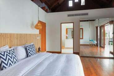 آپارتمانهای توریستها Villa Nevaeh