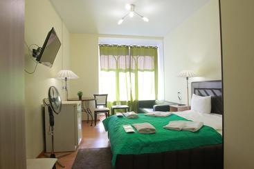هتل Nevsky House