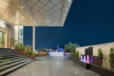 酒店 Cygnett Inn Paras