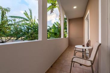 هتل Costas Apartments