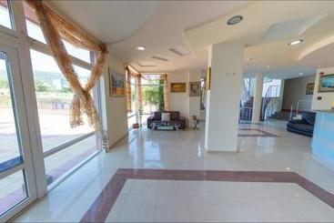 Peshev Family Hotel Vlas