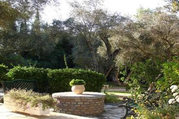 هتل Villa Katerina