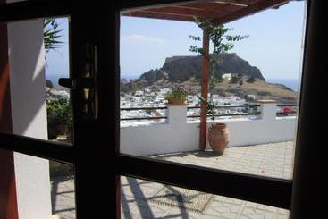 هتل Chrysa Studios Lindos