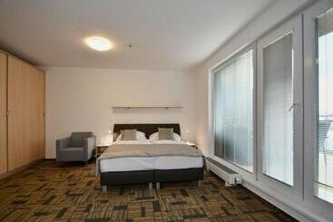 ホテル Efi Palace