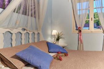 هتل Greek House