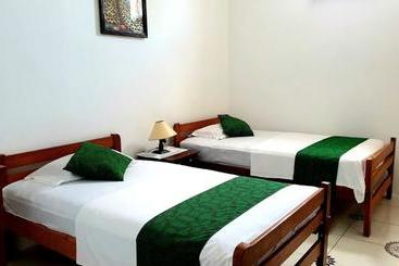 هتل Hostal Maravilla Amazonica