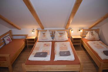 Hotel Penzion U Jelena