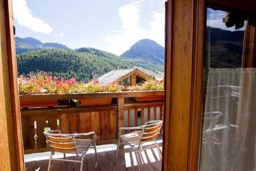 تختخواب و صبحانه Chalet Le Pot De Miel