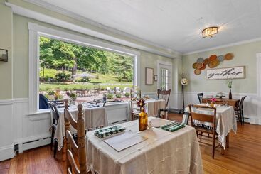 مبيت وإفطار Inn On Golden Pond