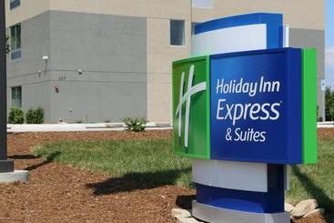 هتل Holiday Inn Express & Suites   Hendersonville Se   Flat Rock, An Ihg