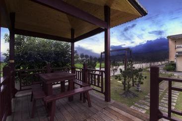 تختخواب و صبحانه Easy Home Stay