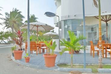 هتل Airport Beach