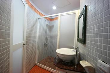 تختخواب و صبحانه A Cup Hostel