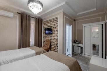 مبيت وإفطار Billuri Sitora