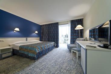 هتل Alex Resort & Spa