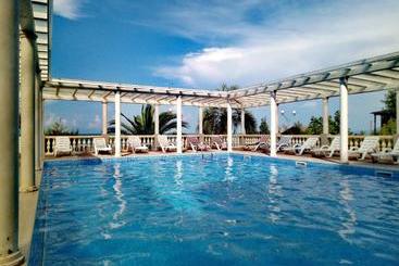 هتل Alex Resort & Spa