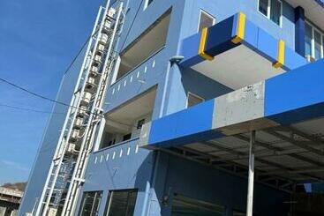 هاستل Blue Moon