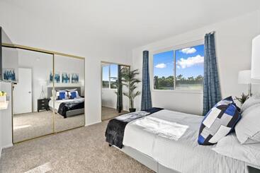 هتل آپارتمان Beverly Hills Penthouse 2 Br Apt With Parking 407