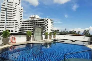 هتل Bangla Suites Phuket